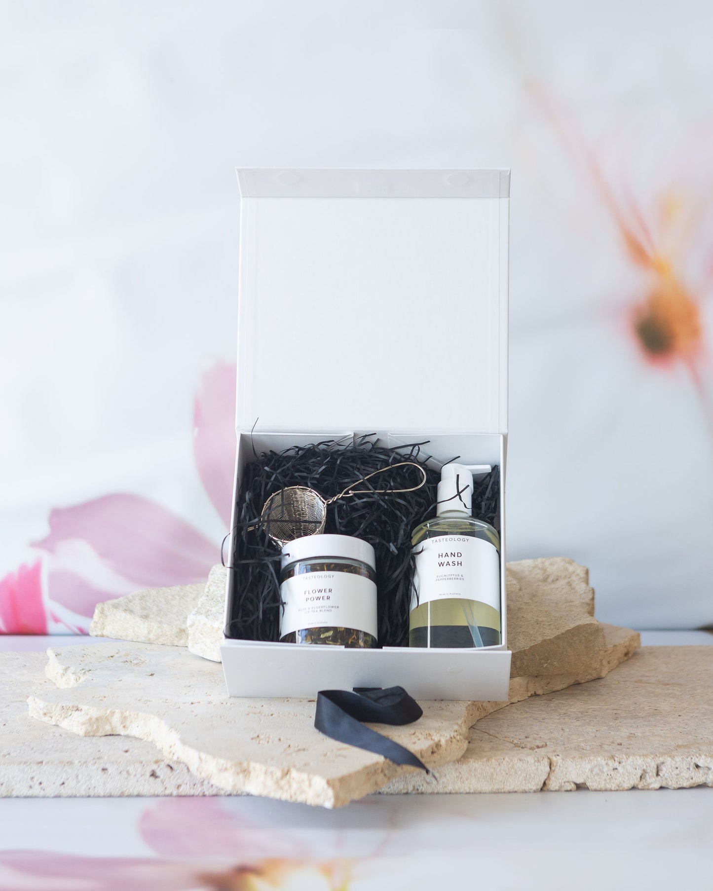 EXCLUSIVE FAH & TASTEOLOGY MOTHERS DAY GIFT SET