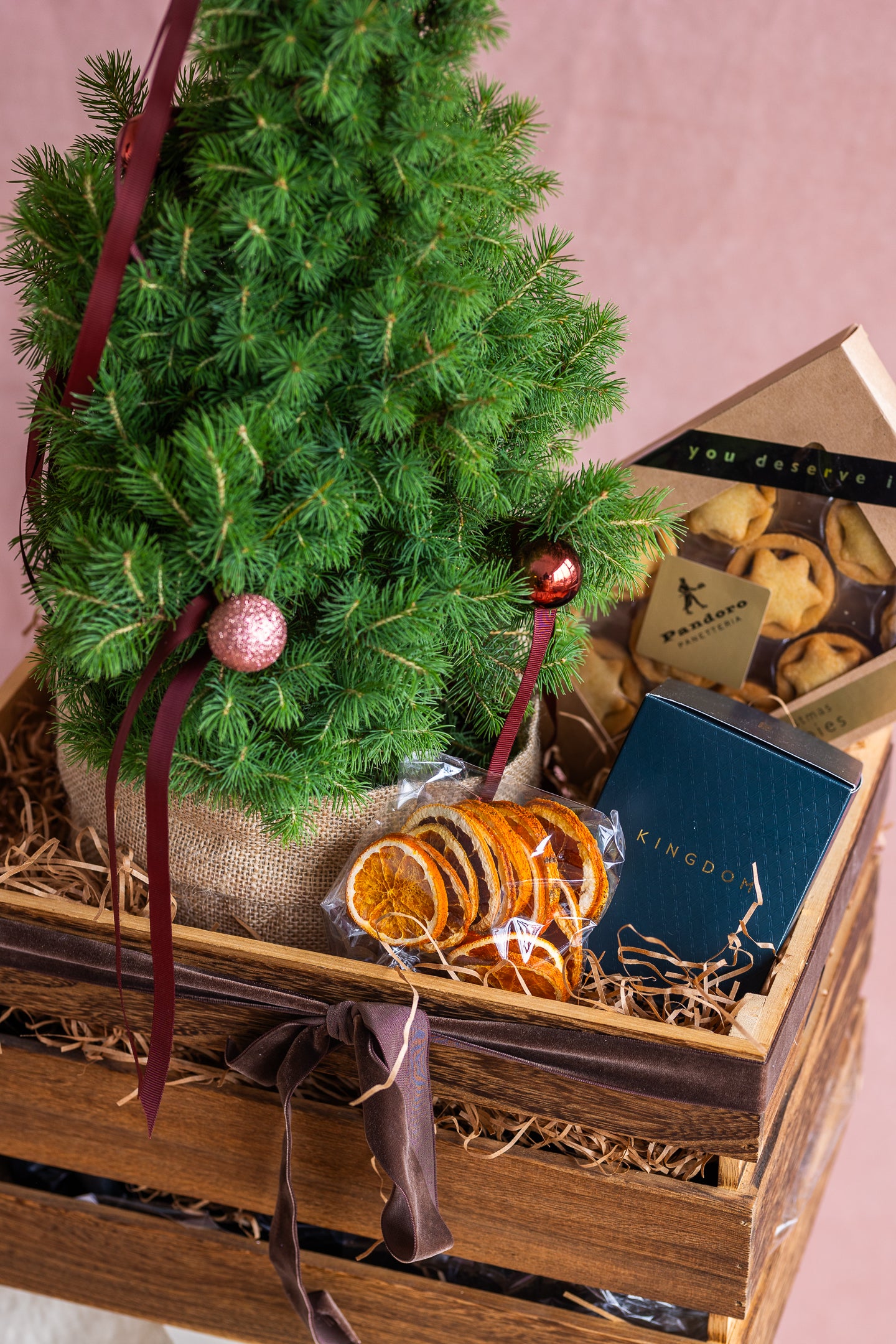 GILDED PINE & EMBERS HAMPER