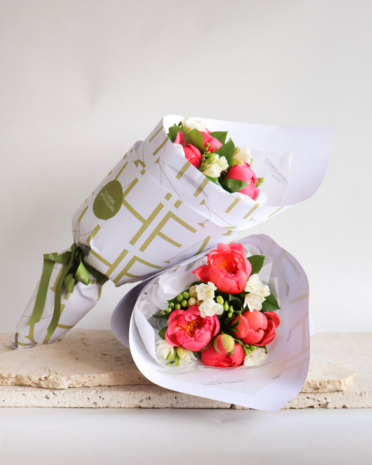WEEKEND SPECIAL: CORAL KISS PEONY BOUQUET