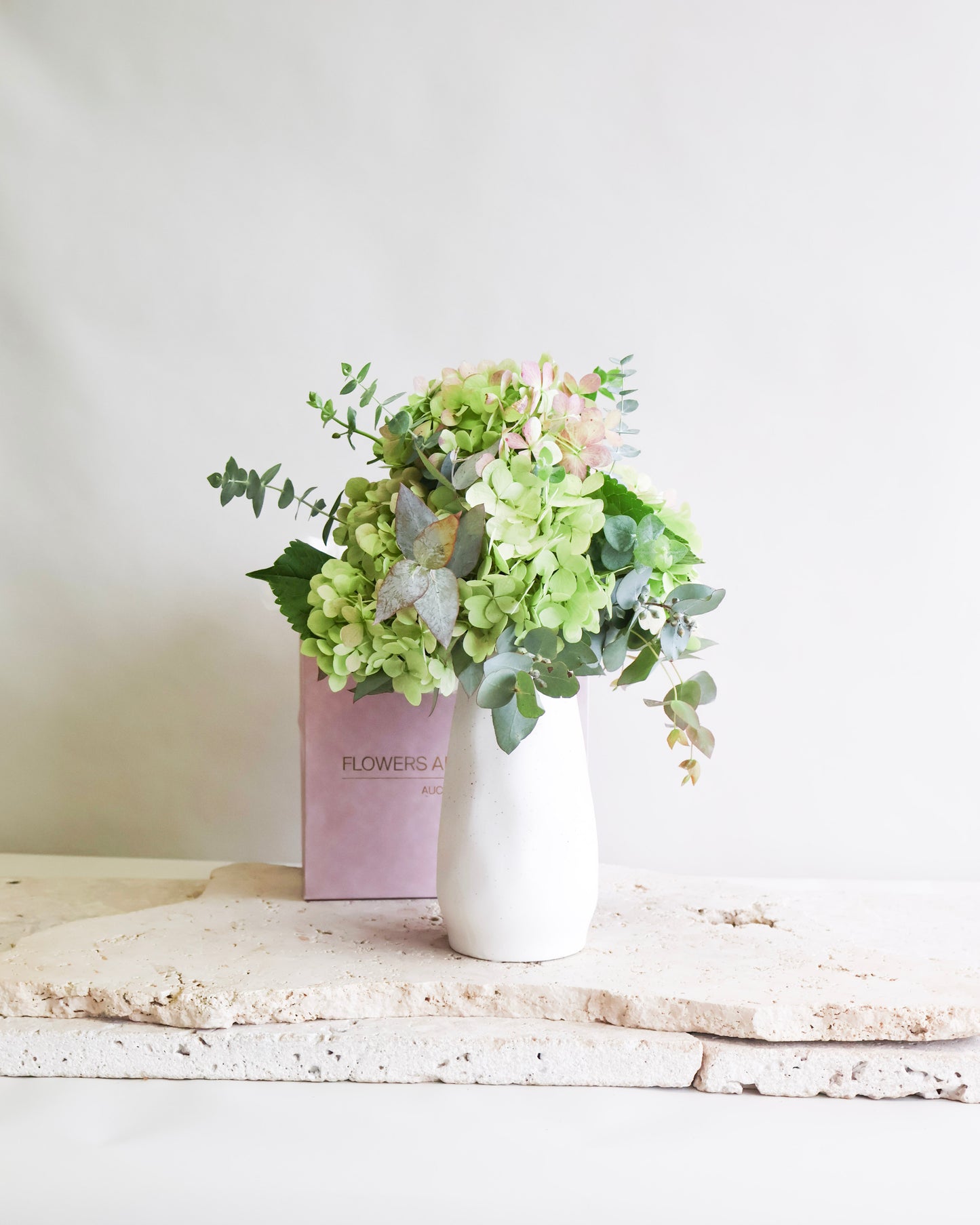 WEEKEND SPECIAL: GREEN ANTIQUE HYDRANGEA VASE ARRANGEMENT