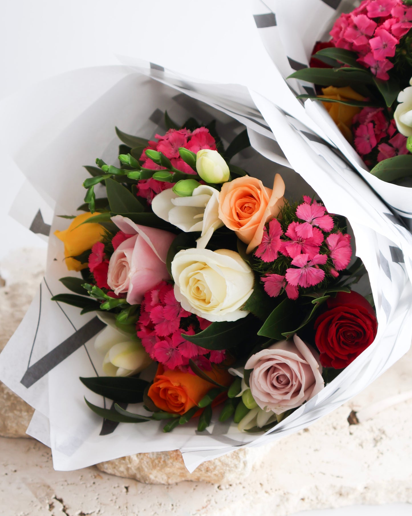 MID WEEK DEAL: FREESIA & ROSE PARADE POSY