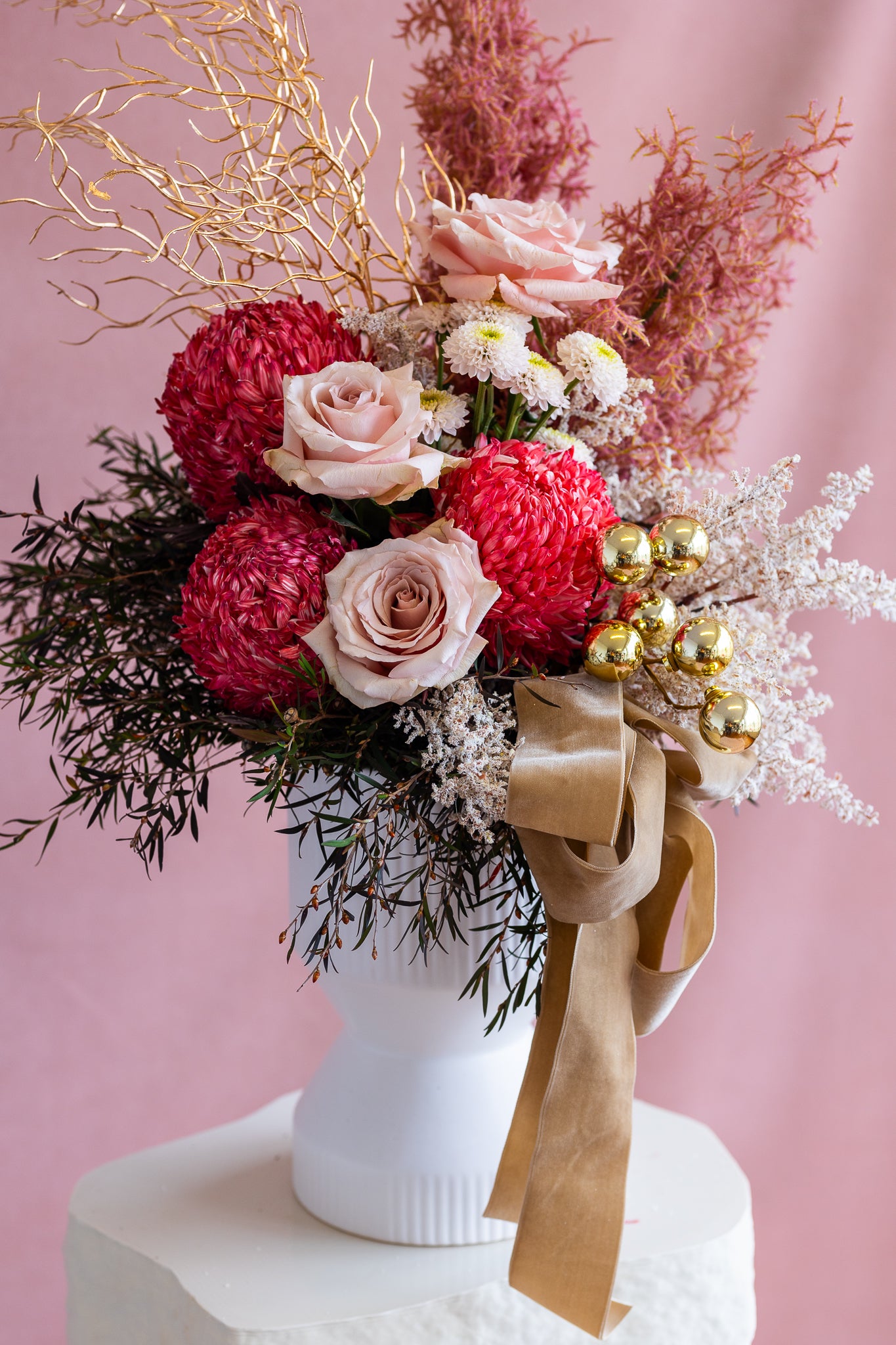 CRANBERRY CRÈME VASE ARRANGEMENT
