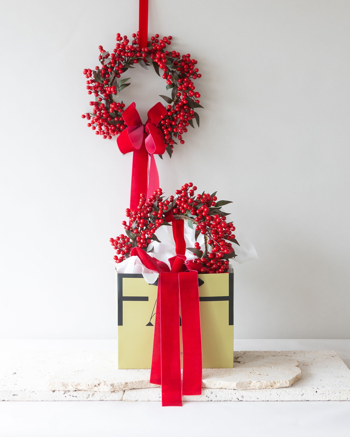 JUNIPER BERRY WREATH: RED