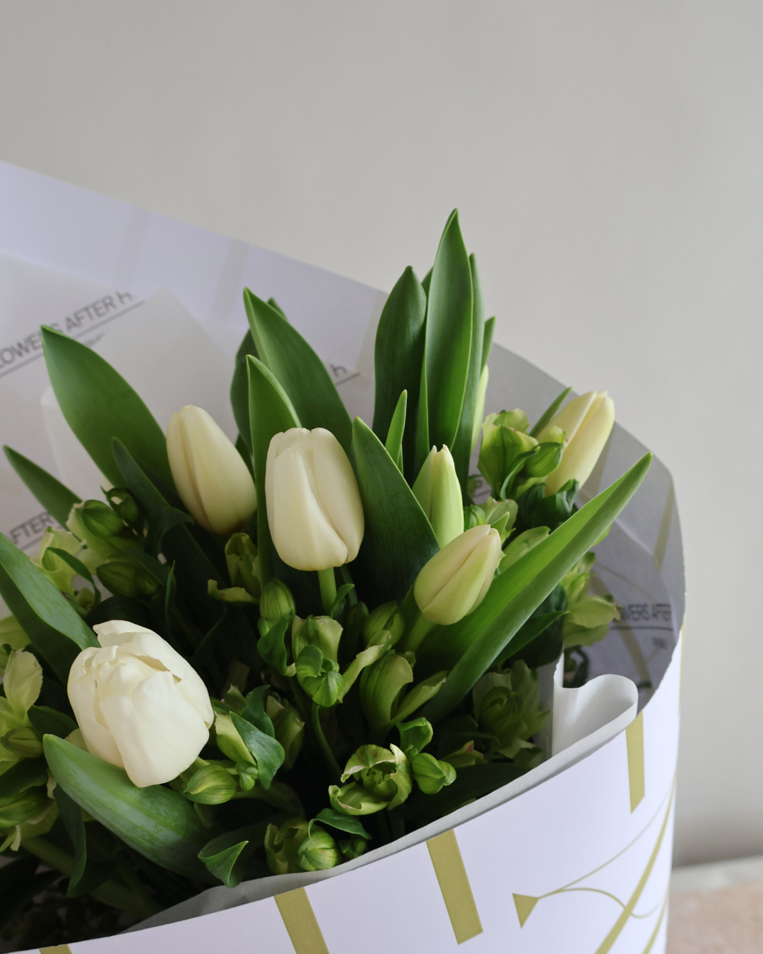 WEEKEND SPECIAL: WHITE TULIP VERDE