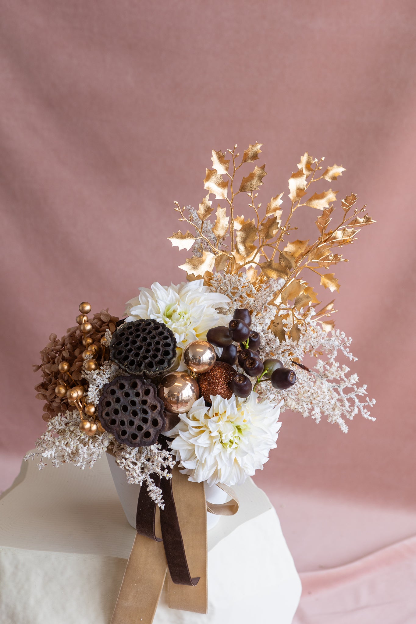 CHESTNUT PRALINE CENTREPIECE