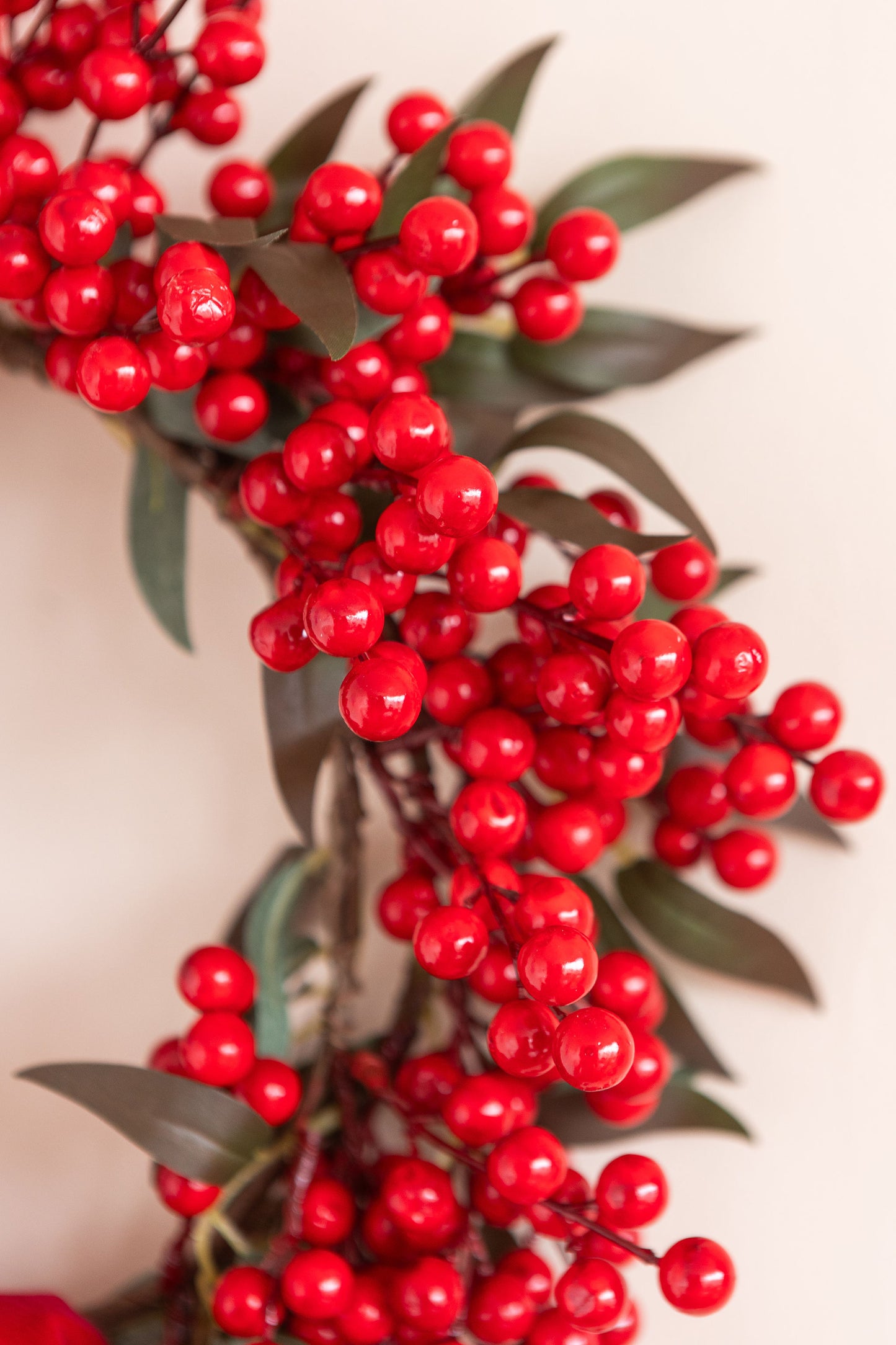 JUNIPER BERRY WREATH: RED