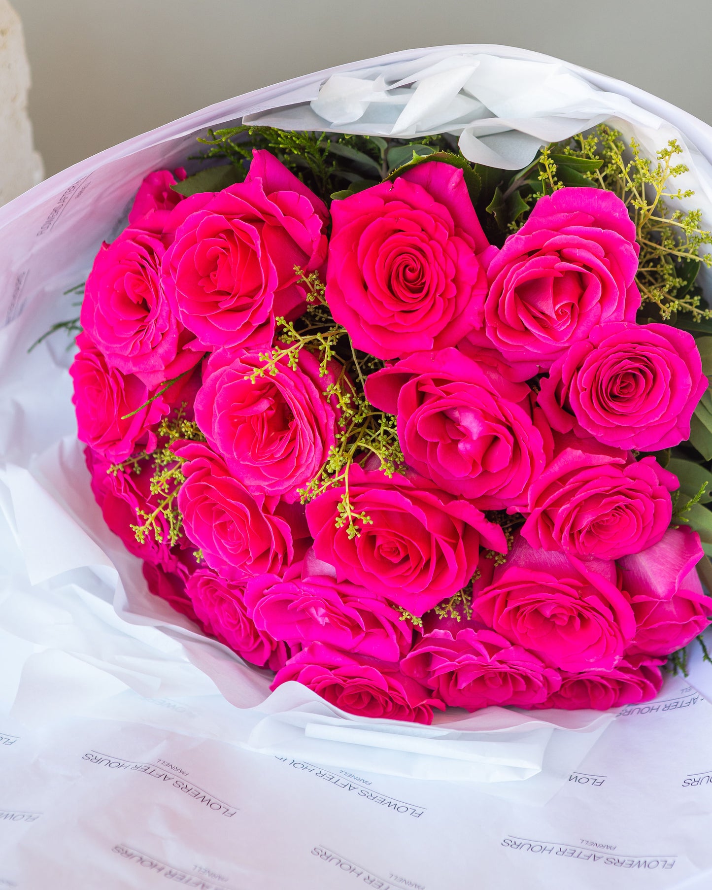 MI AMOR: PREMIUM WRAPPED HOT PINK ROSES