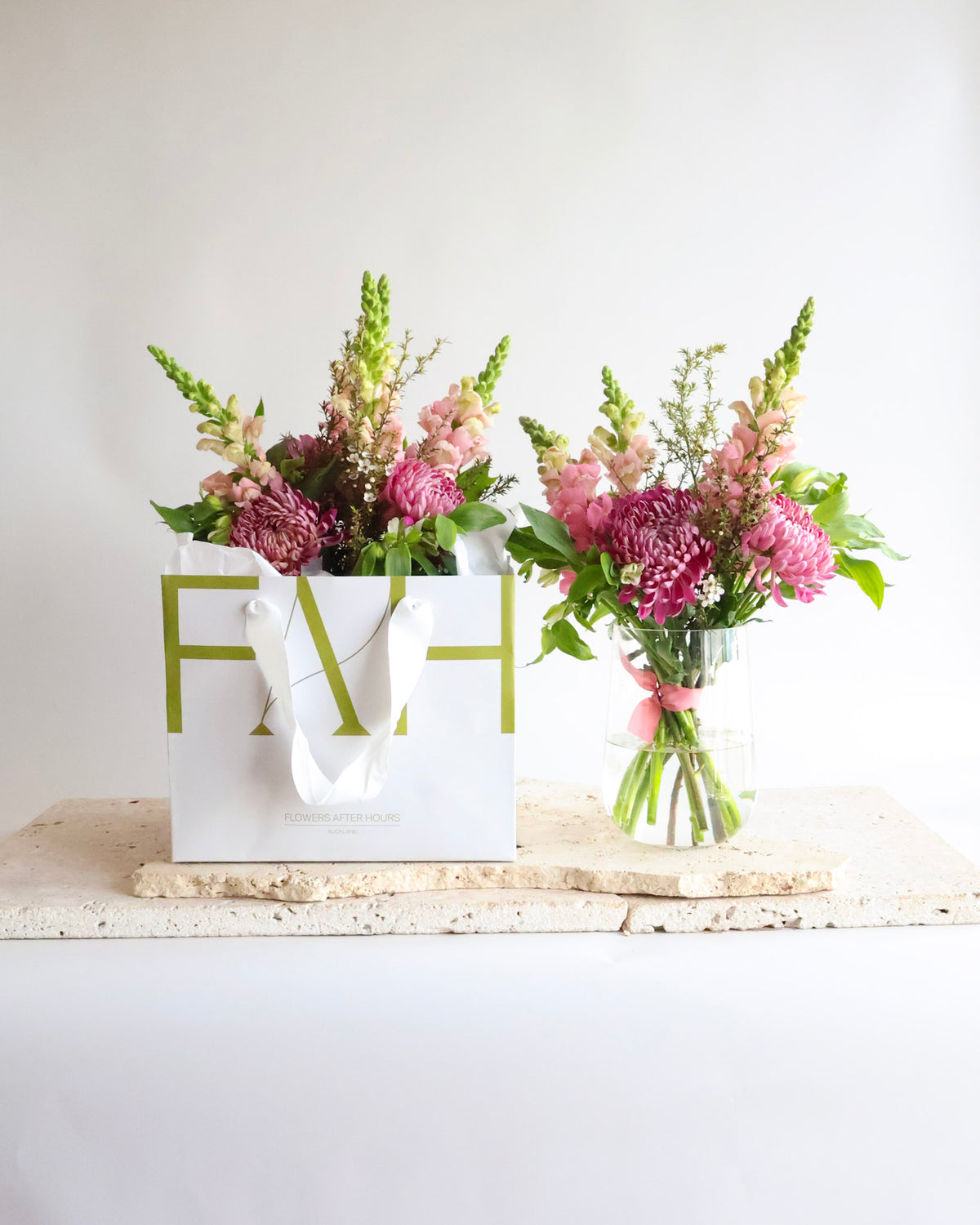 MID WEEK DEAL: PINK FLOURISH BOUQUET WITH VASE