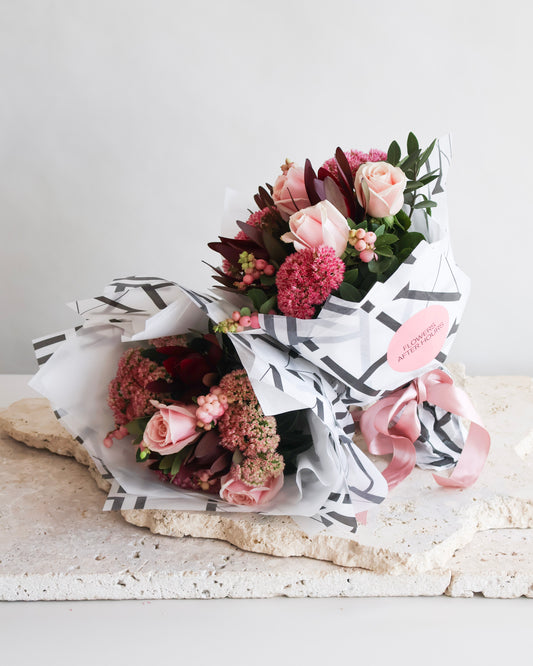 MID WEEK DEAL: SNOWBERRY ROSÉ POSY