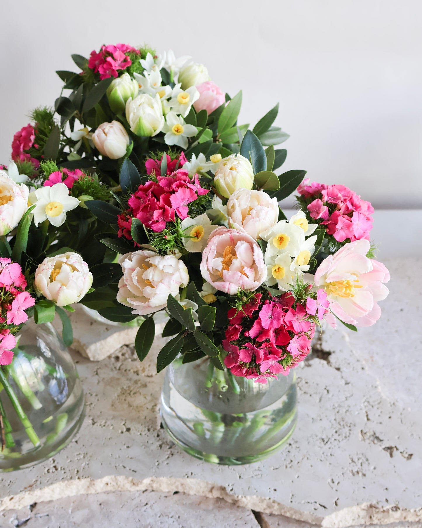 MID WEEK DEAL: PETAL POETRY POSY WITH COMPLIMENTARY VASE