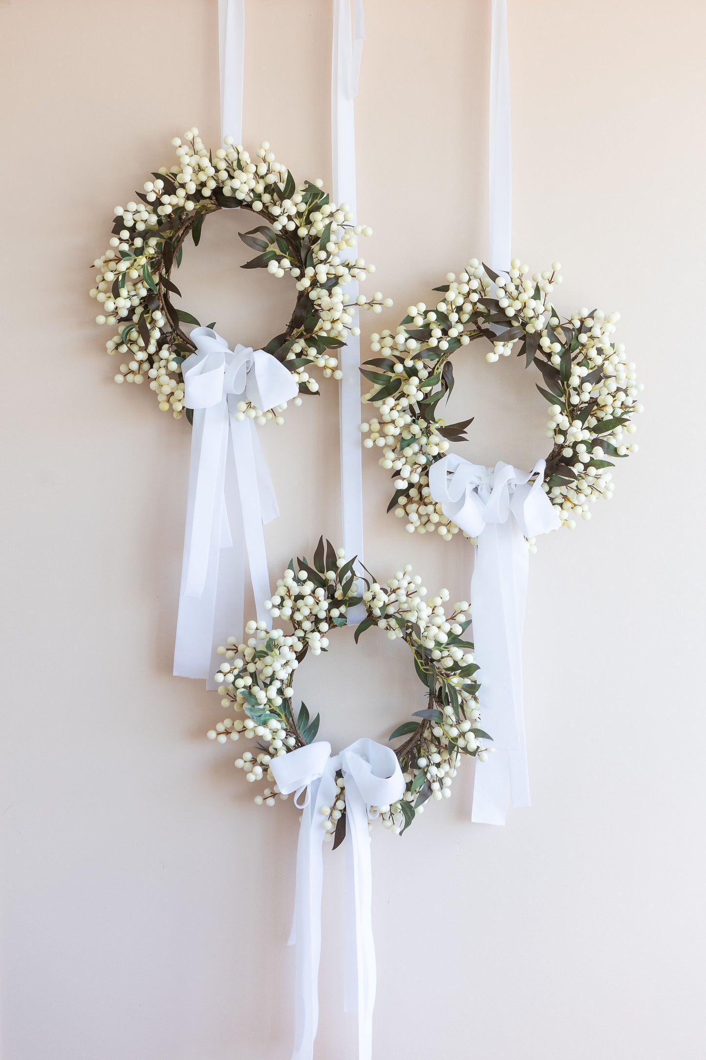 JUNIPER BERRY WREATH: IVORY