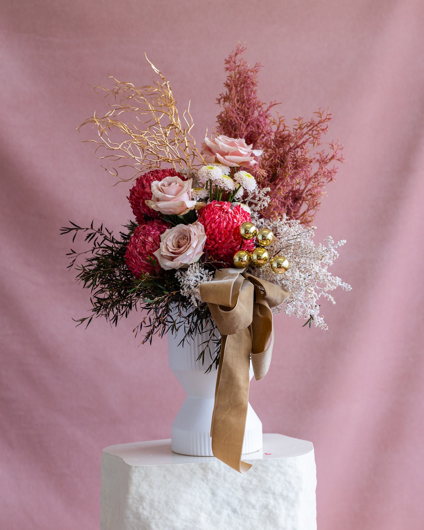 CRANBERRY CRÈME VASE ARRANGEMENT