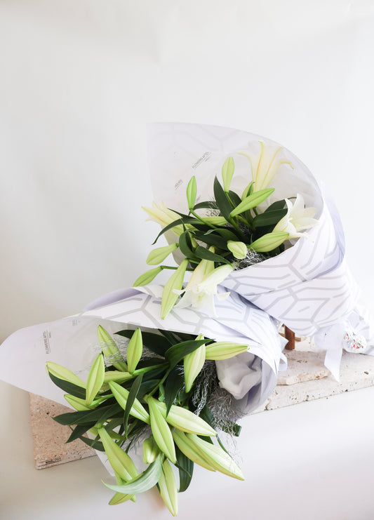 WEEKEND SPECIAL: CHRISTMAS LILY BOUQUET