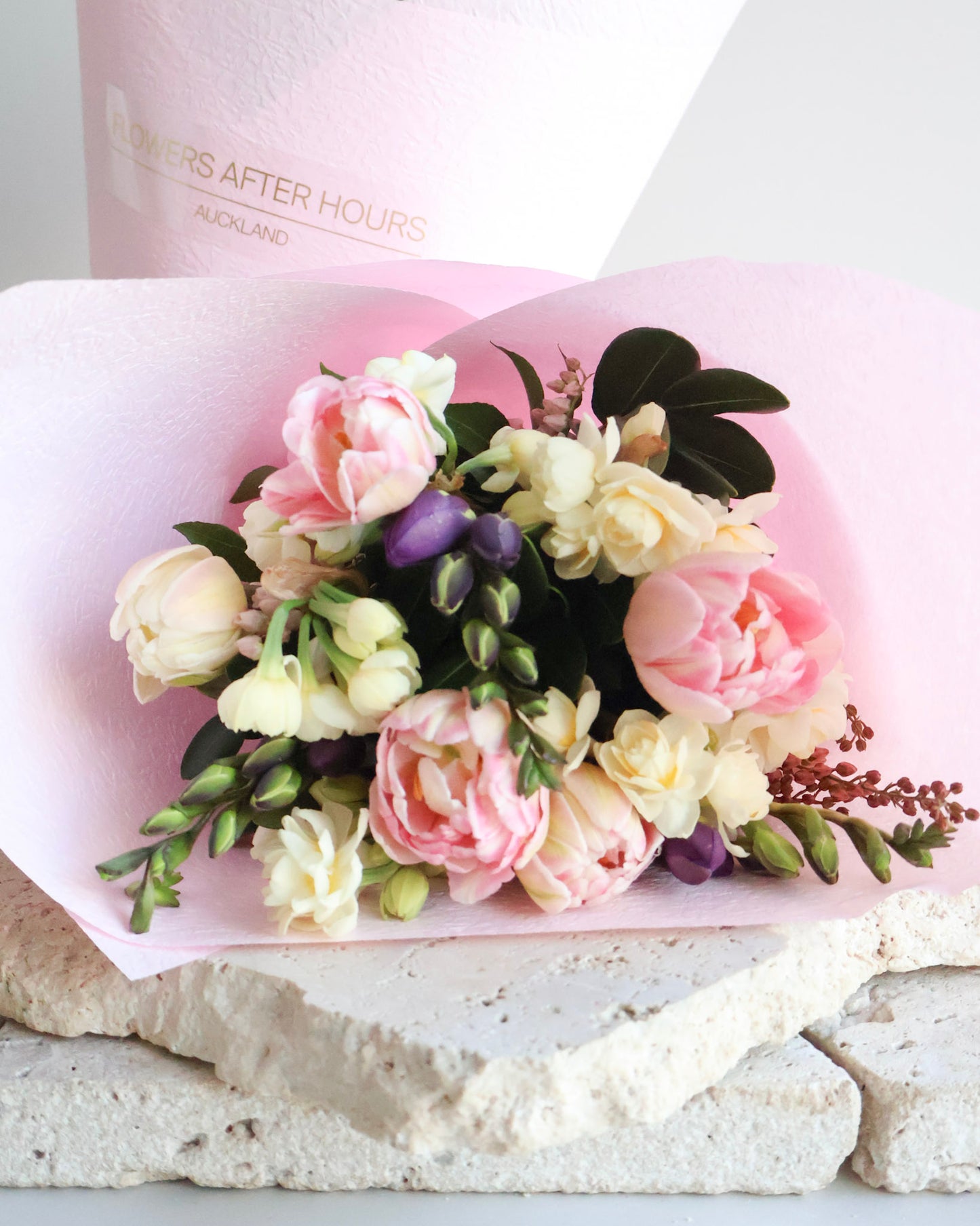 WEEKEND SPECIAL: SWEET SERENADE POSY