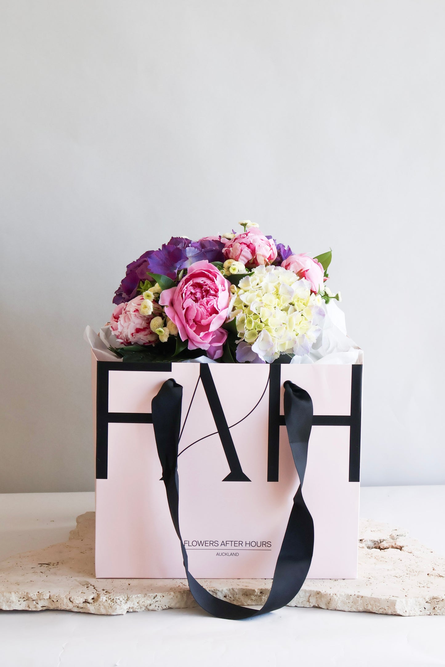MID WEEK DEAL: PEONY & HYDRANGEA DREAM BAG
