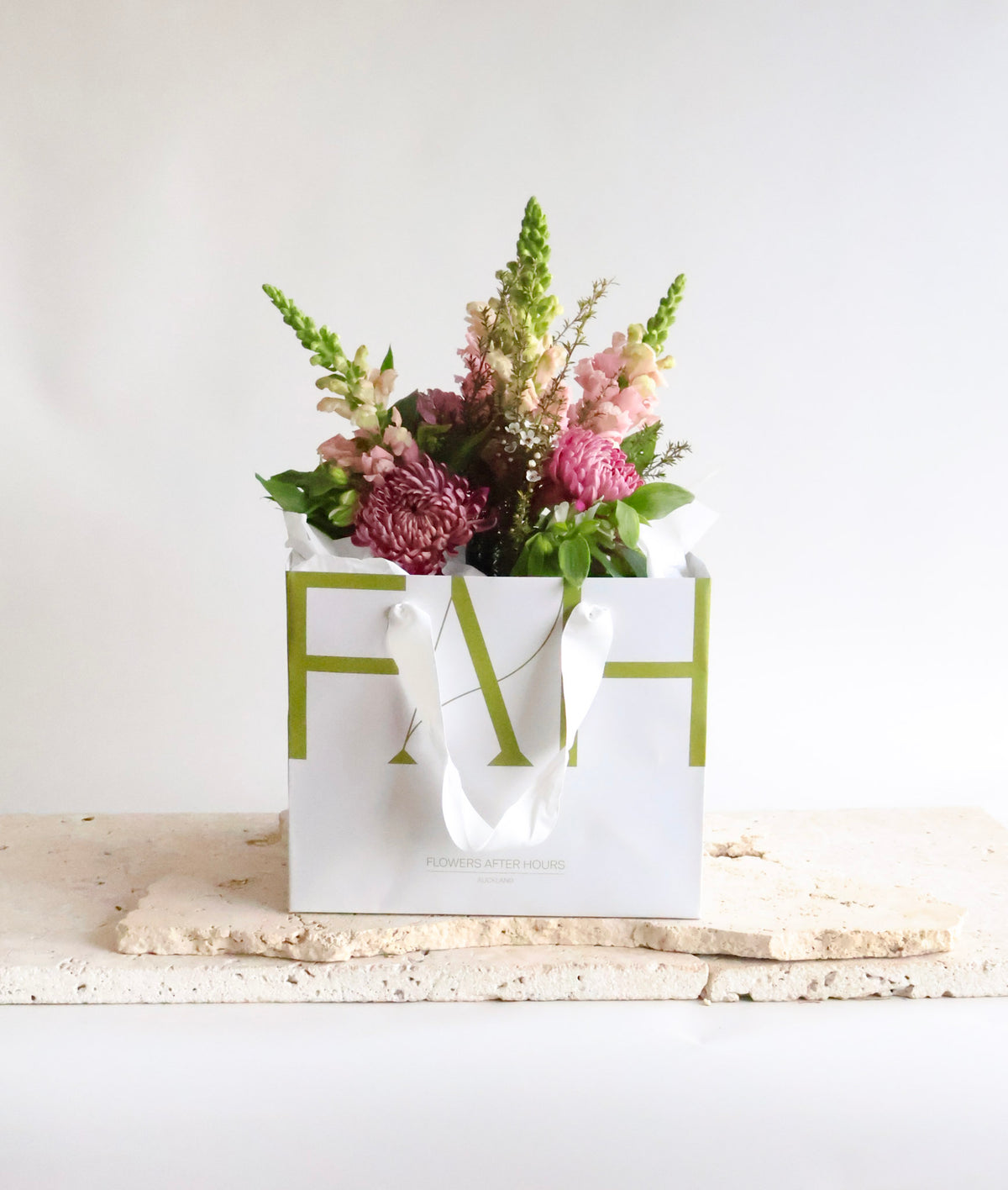 MID WEEK DEAL: PINK FLOURISH BOUQUET WITH VASE