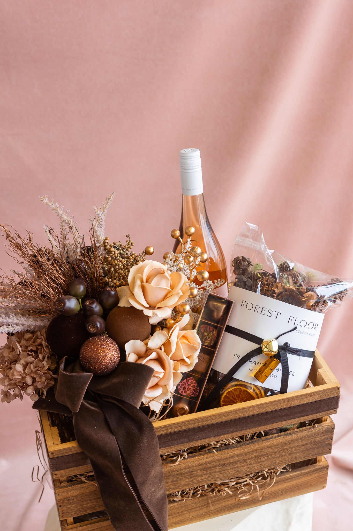 GILDED SUGAR & SPICE HAMPER