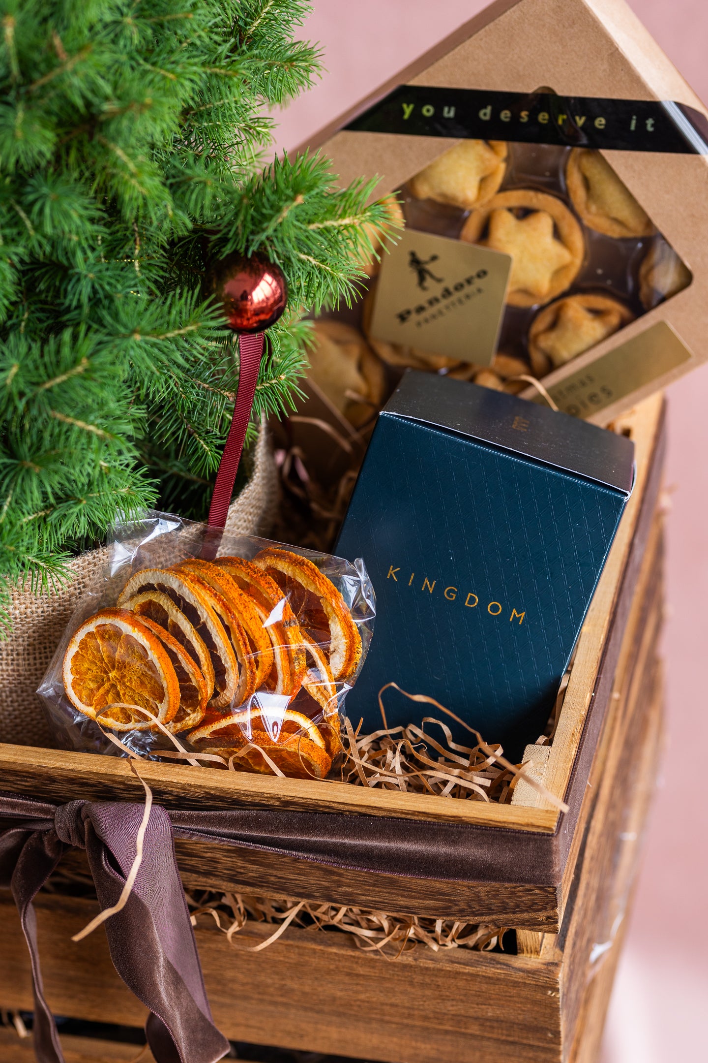 GILDED PINE & EMBERS HAMPER