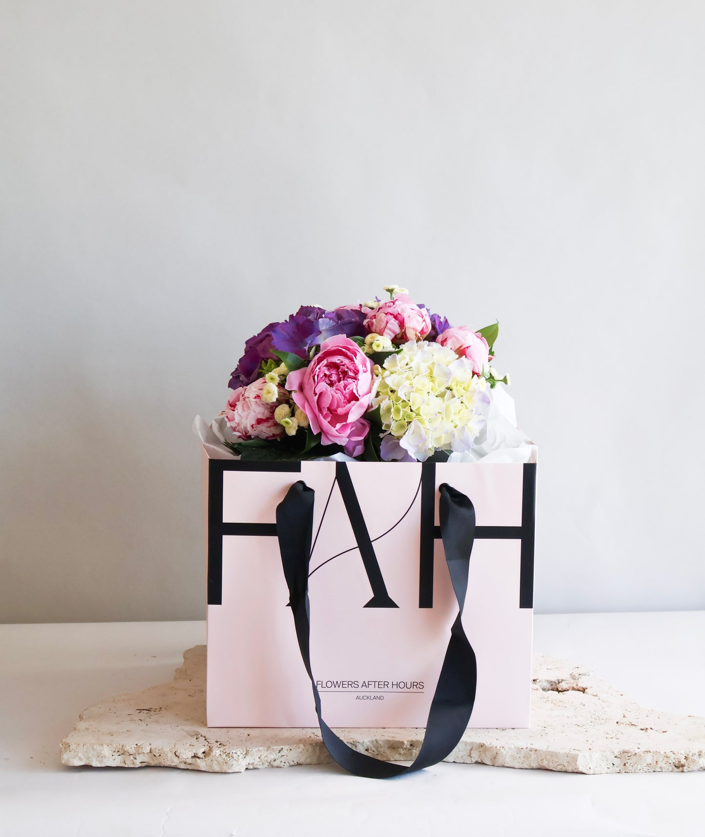 MID WEEK DEAL: PEONY & HYDRANGEA DREAM BAG