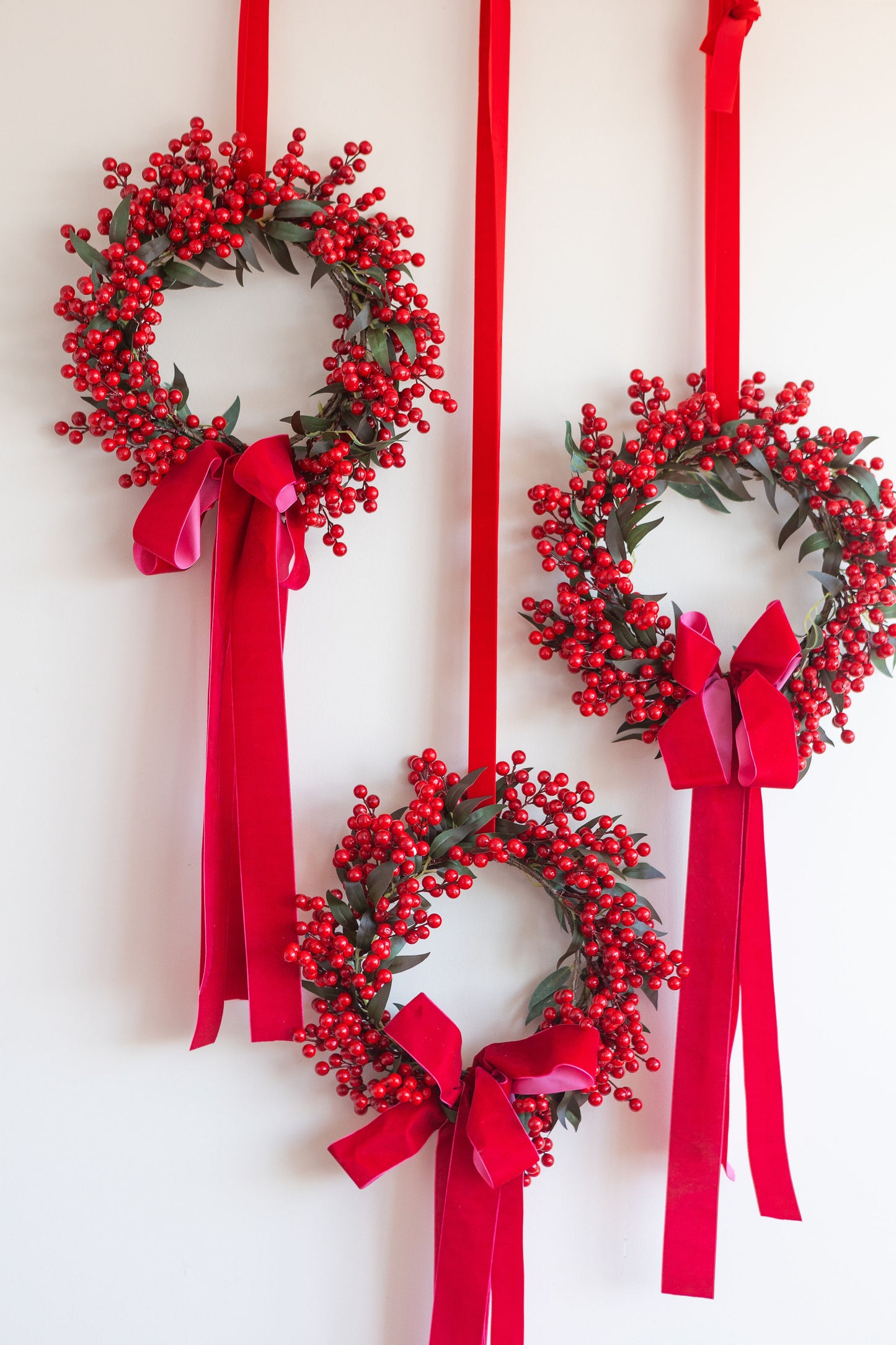 JUNIPER BERRY WREATH: RED