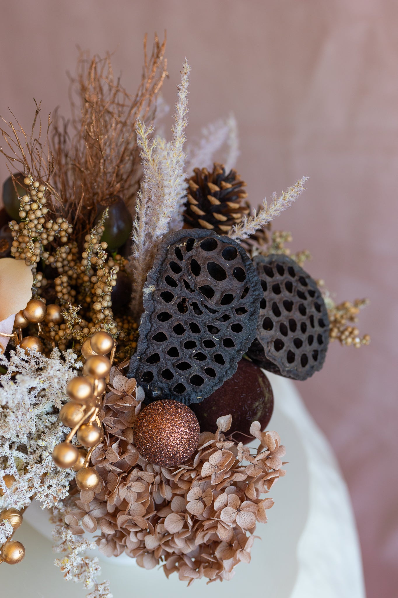 CINNAMON BISCOTTI CENTREPIECE
