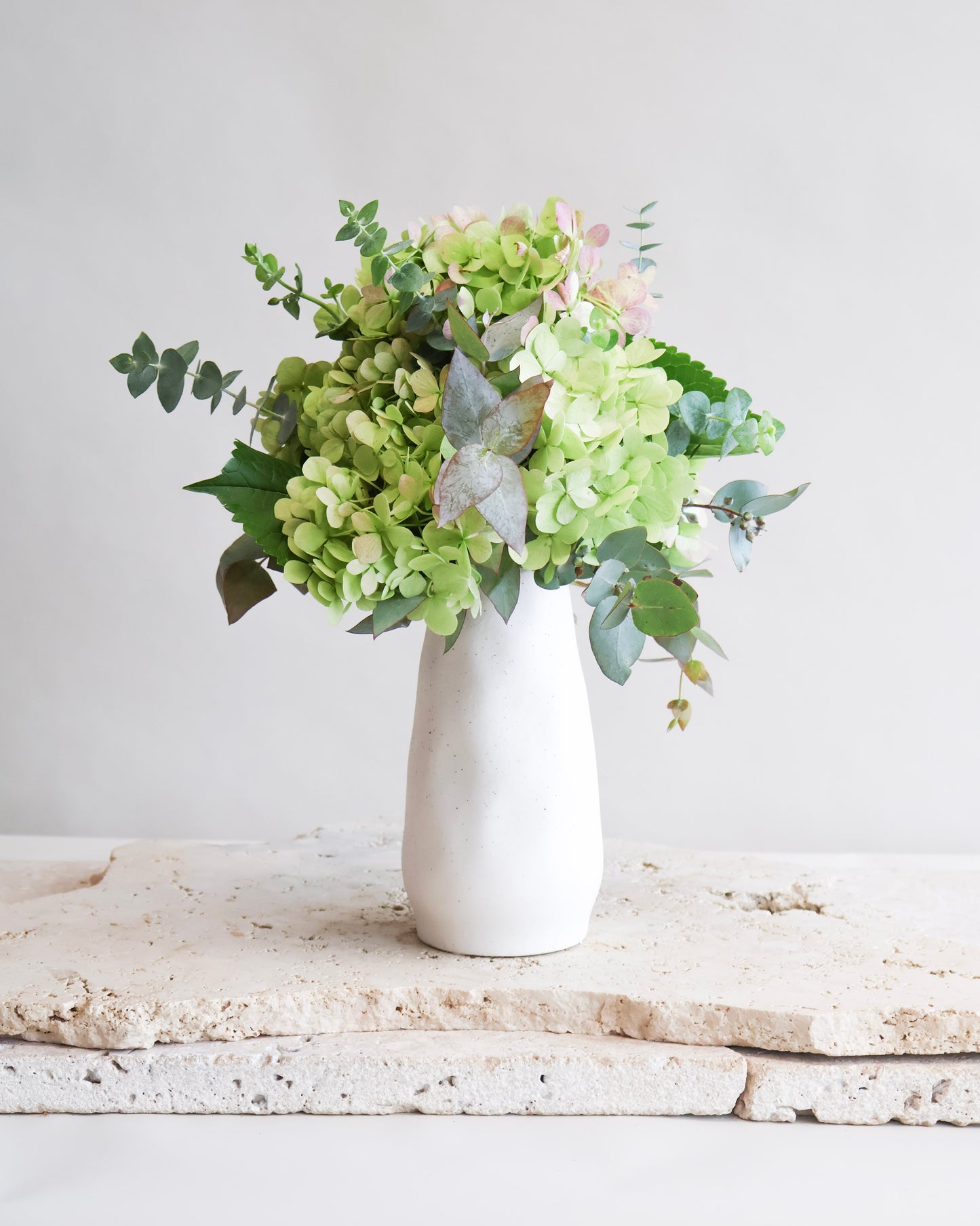 WEEKEND SPECIAL: GREEN ANTIQUE HYDRANGEA VASE ARRANGEMENT