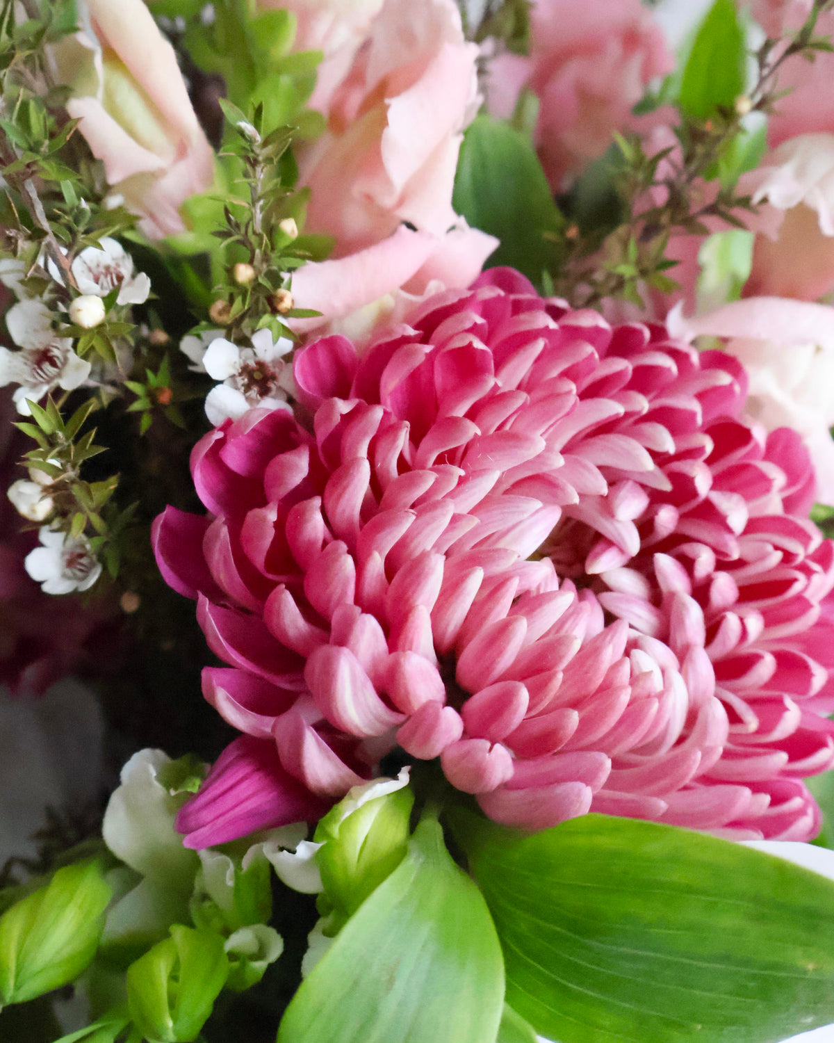 MID WEEK DEAL: PINK FLOURISH BOUQUET WITH VASE