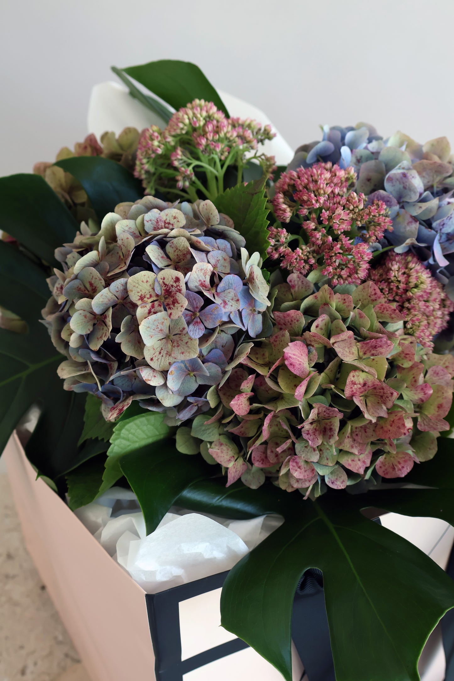 MID WEEK DEAL: ANTIQUE HYDRANGEA & SEDUM POSY BAG